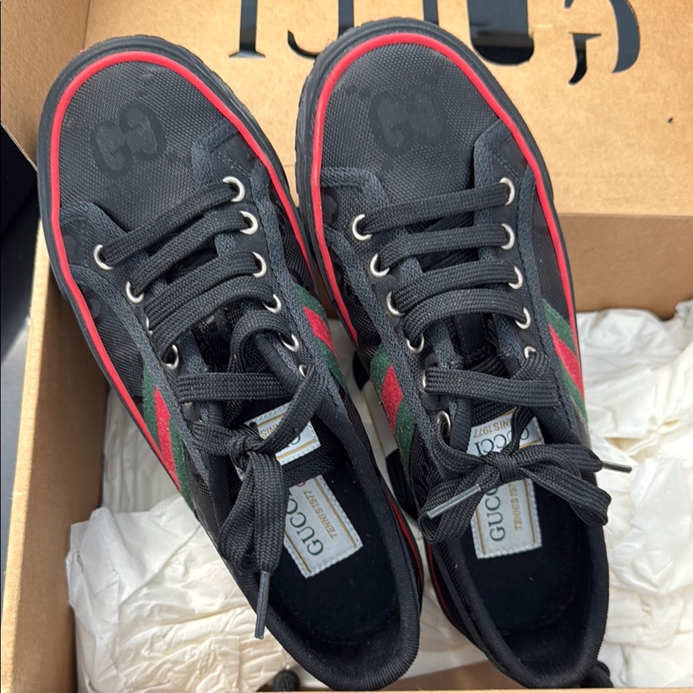 Gucci Men's Black and Red Sneakers